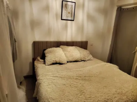 Juvignac nona jacuzzi Отели в г. Жувиньяк