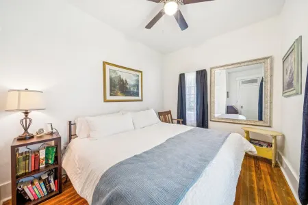 1800s Farmhouse—King Bed~Big Kitchen~Games & DVDs