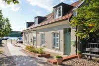 Cozy vacation apartment "Claire" directly at the harbor of Rheinsberg Hotels in Rheinsberg