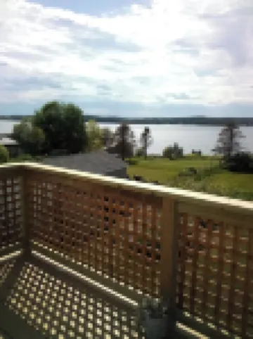 Sunset by the Bay retreat close to downtown