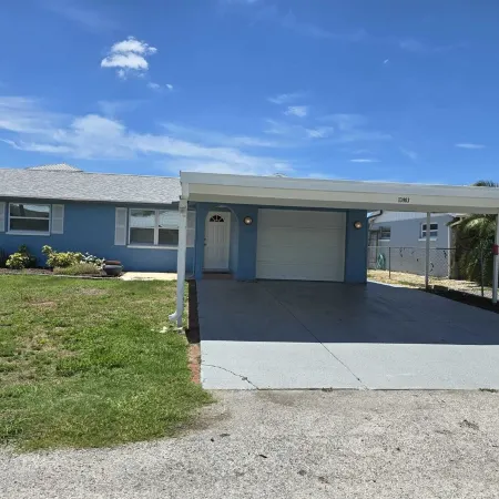 Charming 3-bedroom house in Hudson fl waterfront  with WiFi and AC