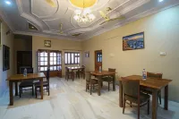 Your home away from home. Hotels in Mandor