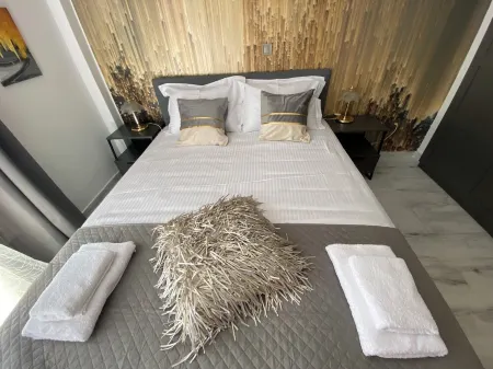 Apartment with design, right on the beach Отели в г. Неа-Моуданиа