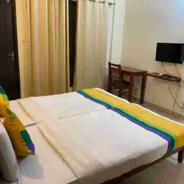 Deluxe Apartment #5 at Regal Business Suites Rooms