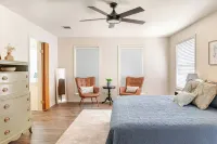 Cozy Up at the Bear’s Nest – Your Peaceful Retreat on the Brazos