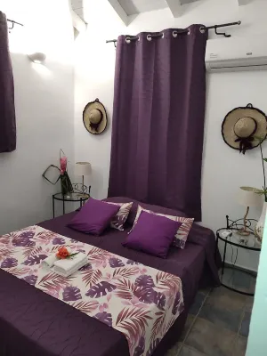 VILLA "CAN'ELLE" Calm and authenticity Hotels in 
