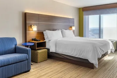 Holiday Inn Express & Suites ALBUQUERQUE MIDTOWN by IHG Hotels near Walgreens