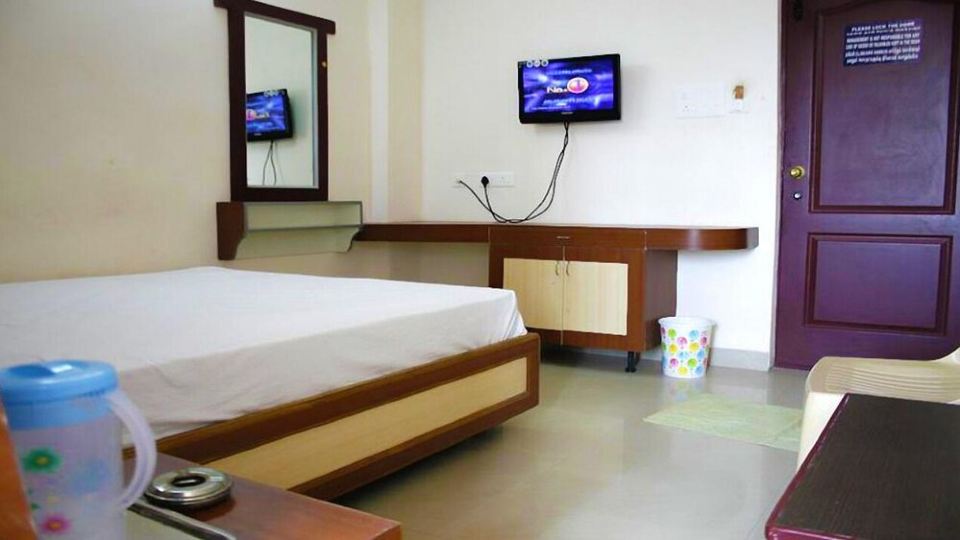 Pleasant Room Stay near Thanjavur Junction