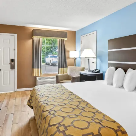 Baymont by Wyndham Forest City