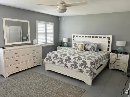 Beach Front cottage on the Best beach in Grand Bahama