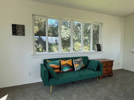 Beautiful Ocean View Apartment by Moonstone Beach