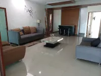 Casa Grande Vacacional Alberca. Cochera Privada