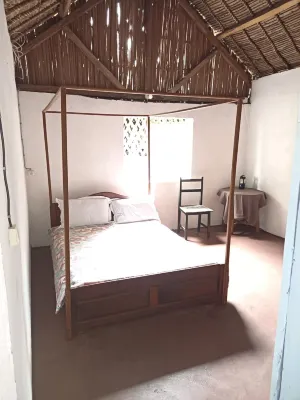Bungalow 6 à 8 Personnes sur la Plage de Foulpointe のホテル