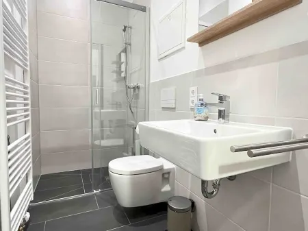 (AM1094) Modern mechanic's apartment / temporary apartment