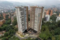 그랜드 바이 잘로  호텔