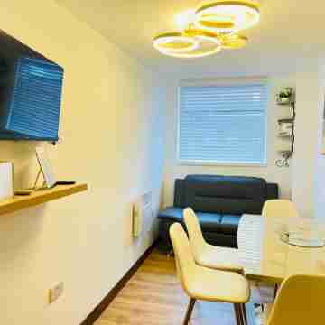 Luxury 4 Bedroom Apartment Others