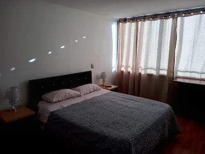 Cercano a Cerro San Cristobal y Patronato,dos estaciones de metro. Amplio Dpto. Hôtels à proximité de : Bellavista