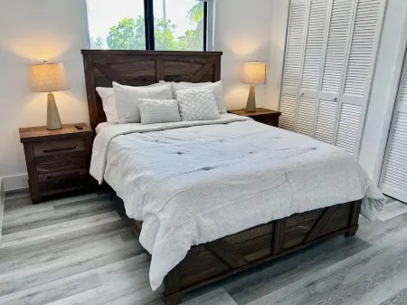 The Palms - Lux Home in Miami w Pool & Huge Patio