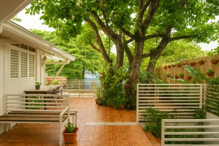 Orange Mangrove Pension House by SMS Hospitality Отели рядом с достопримечательностью «Кафедральный собор Иммакулейт Консепшен»