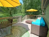Creekside: Cozy 3-Bedroom Cabin on Loyalsock Creek – Fish, Hike, Kayak or Relax!