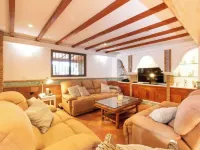 Villa mit Pool, 700 m vom Strand Entfernt