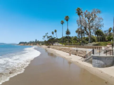 Montecito Beach House w/Hot Tub & Cold Plunge - Walk to Beach and Restaraunts Hotels in Montecito