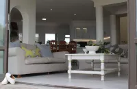 @The Waves beach accommodation with sea and mountain views!7 Bedrooms