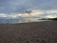 Lafontaine Beach House - HOT TUB & SAUNA