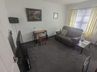 The Apartment at Chalk House - 2 Bedrooms - 2 Double Beds - 1 Single Bed - 1 Cot