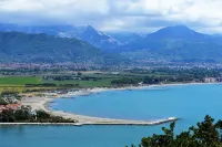 Plumbago Blue vicinity Montemarcello Sarzana Lerici Portovenere 5Terre Versilia Hotels in Ameglia