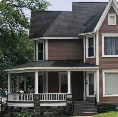 Lovely 1BR apartment in charming downtown Albion