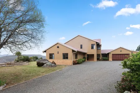 Luxury Drakensberg Family Accommodation - Misty Ridge.