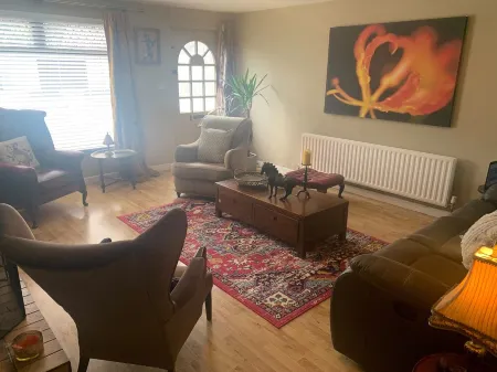 Shabby Chic on William Street 3 bedroom townhouse in the centre of Bellaghy Отели в г. Марафелт