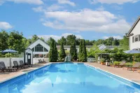 The Essex Resort & Spa - Romantic