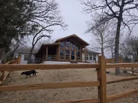 3-bedroom cozy relaxing home in Gun Barrel City with lots of amenities!