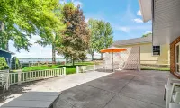 New! Sunset Shores: Lakefront home with private pier/huge fenced yard!