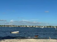 Vintage Coastal Cottage 4Bd/2Bth Downstairs Unit