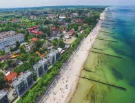 烏斯特羅涅莫爾斯基的公寓，靠近海灘