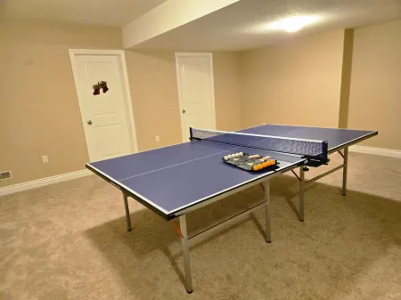 Walk to Grand Bend Main Beach | Sleeps 8 | Family Friendly | Heart of Grand Bend