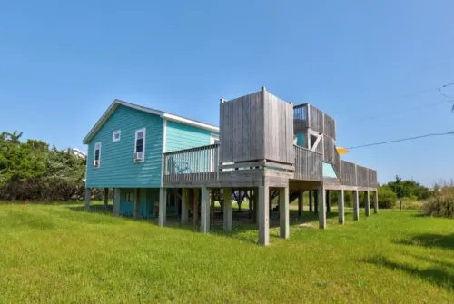 The Sandy Piper (Pets Allowed)