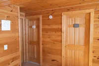 Cozy Chalet w/ HOT TUB just steps from Shanty Creek Resort