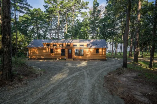 Hillside Hideaway - Lakefront Cabin