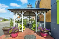 Days Inn & Suites by Wyndham Terre Haute