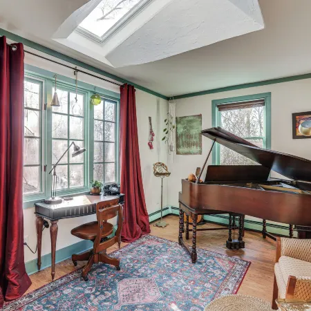 Lambertville Retreat - Walk to Shopping and Dining!