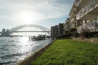 Luxe Waterfront Opera & Harbour Views. Best in Syd Hotels in Kirribilli