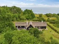 "Emeli" - 100m from the sea Hotels in Farevejle