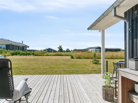 "Annerose" - 550m from the Sea Отели в г. Follenslev