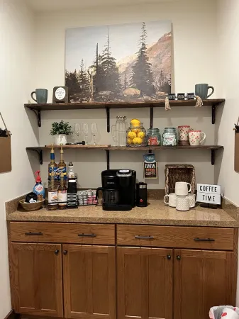 Luxury Condo In The Heart of The Smokies! Pool/WiFi/Game Room/Views/Fire Pit!