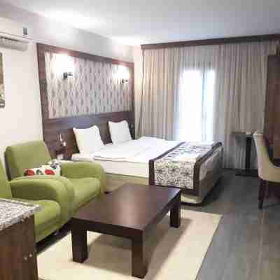 Dolphin Apart Hotel Rooms