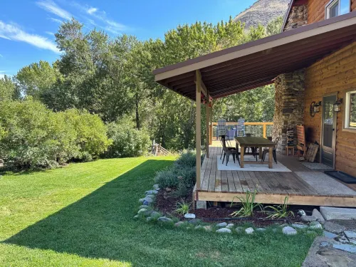 Secluded creek-side ranch house in the heart of Custer County.